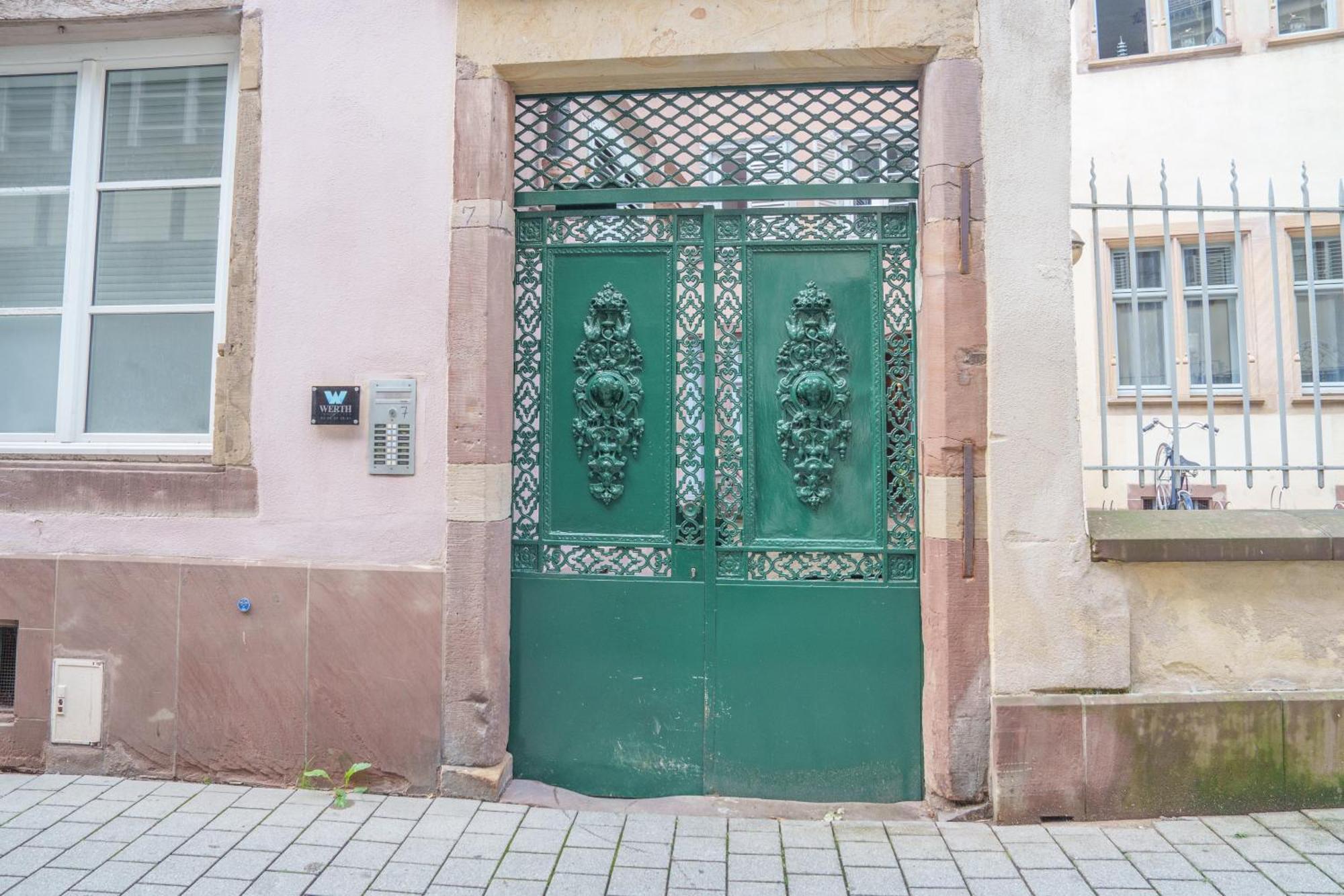 Appartement Au Coeur De Strasbourg Luaran gambar